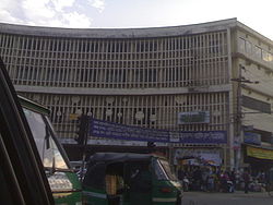 El cine Shyamoli es solo un recuerdo. Un centro comercial de 14 pisos se construye en ese lugar. Foto cortesía de Wikipedia.